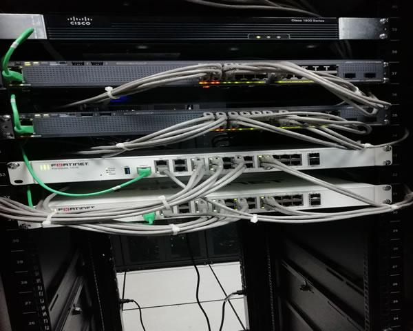 香港原生ip如何搭建 教你规避带宽与端口限制的常见问题